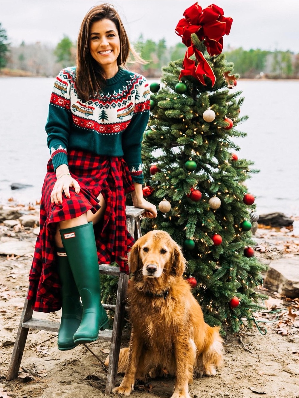 Cozy Cabin Sweaters by Kiel James Patrick Griswold Christmas Sweater | Green | X - Picture 3 of 9